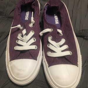 Converse shoreline women’s size 6  purple eyelet